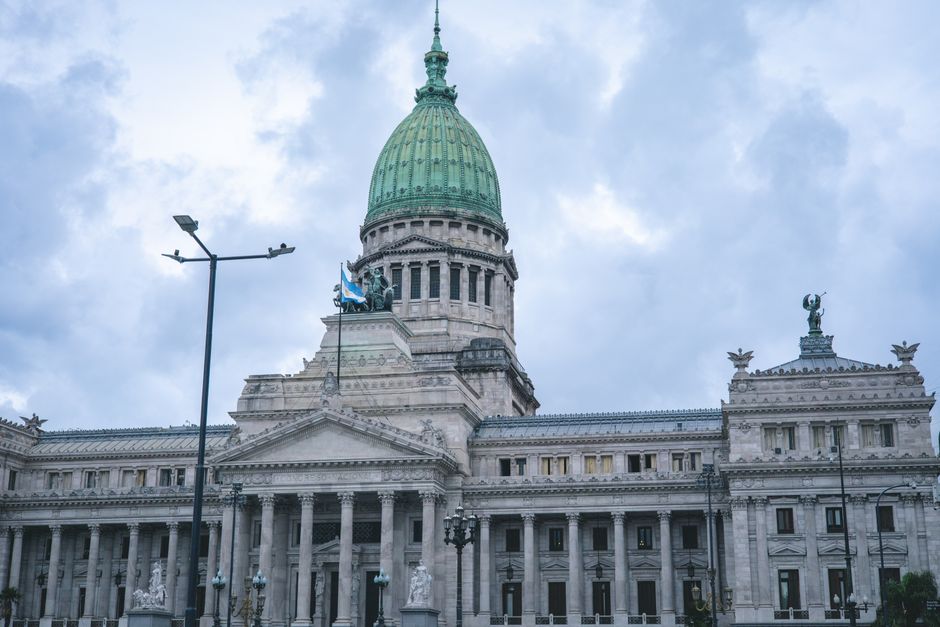 El Gobierno busca promover biosimilares en Argentina con cambios regulatorios de ANMAT